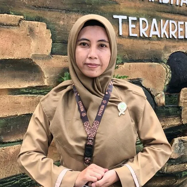 Aprilinda Estiqomah, S.Pd.
